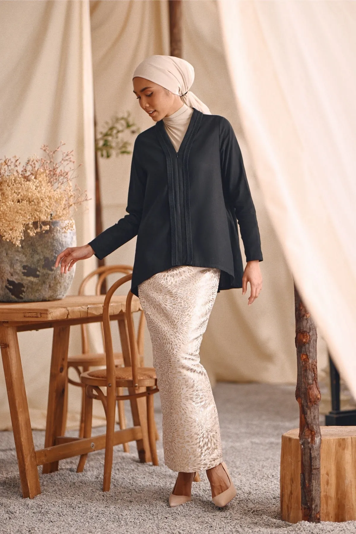 The Bayu Women Kebaya Top - Black