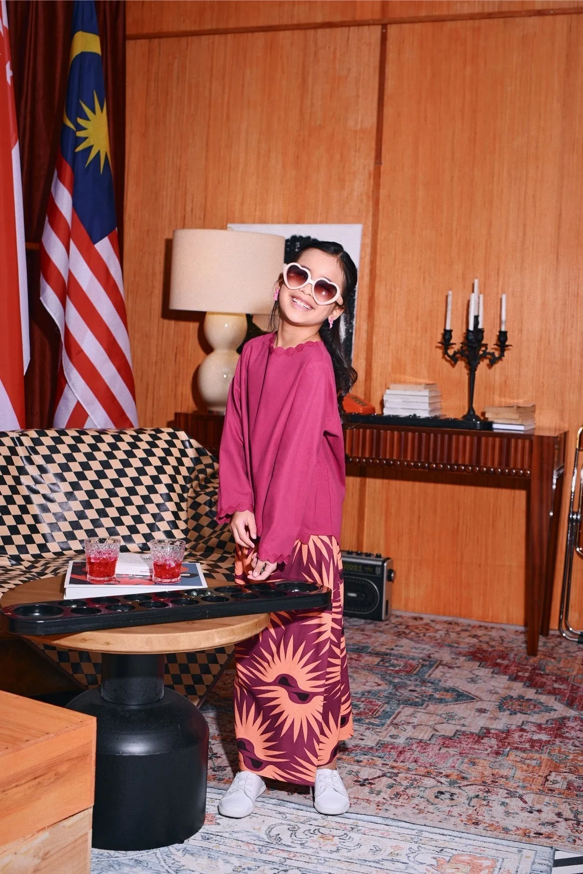 The Congkak Scallop Blouse - Fuchsia