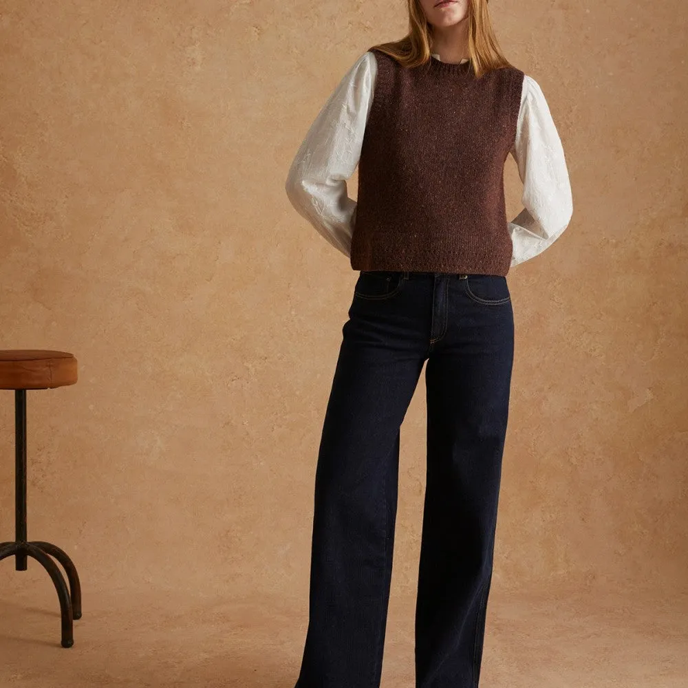 Wide-leg jeans in dark denim by Yerse